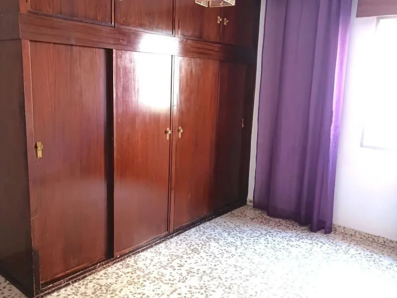 Spacious and Luminous 3-Bedroom Apartment in the Heart of Estepona's Centro – Exterior-Facing with Terrace, Elevator, and Prime Beach Proximity!