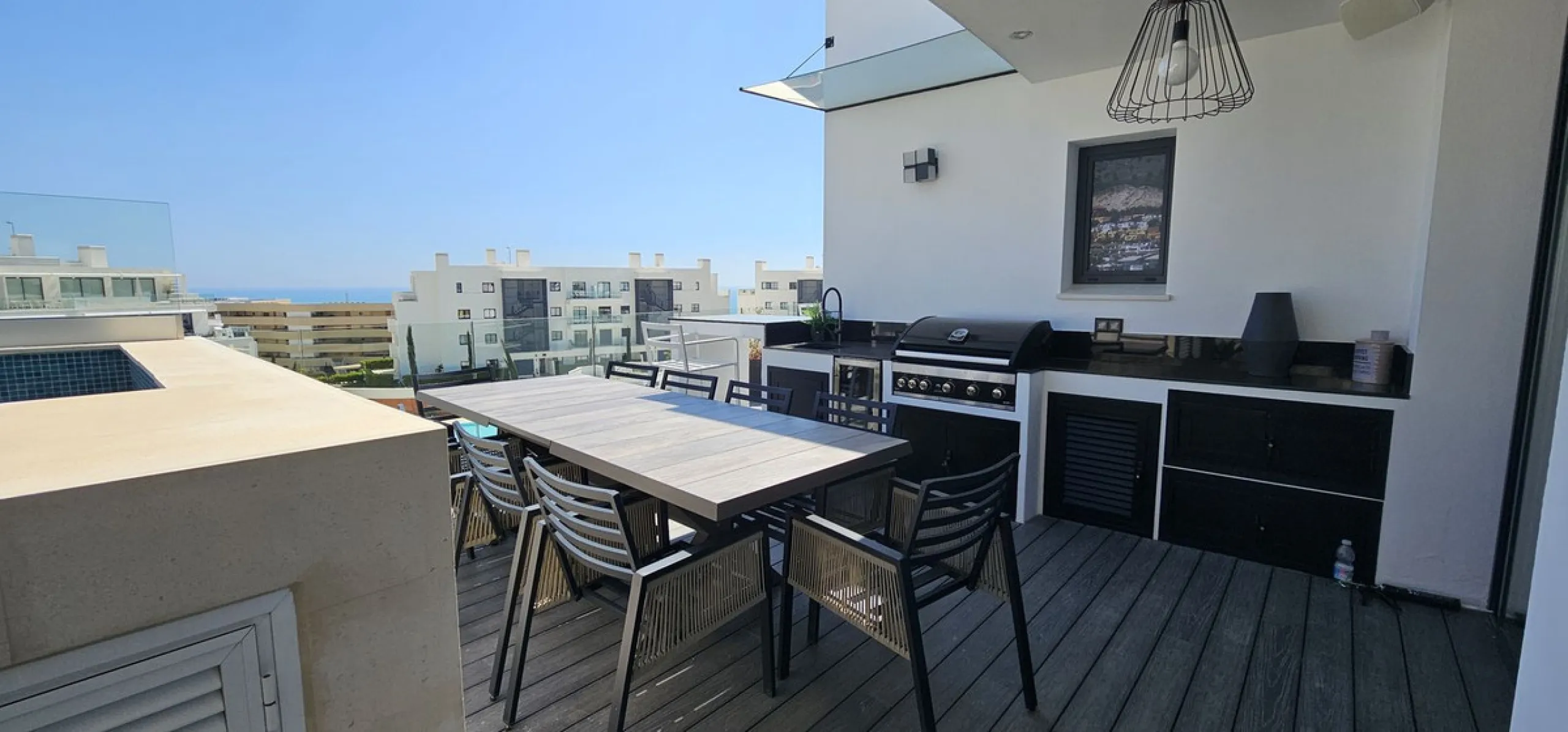 Penthouse for sale in Higueron West Phase III. With private pool.