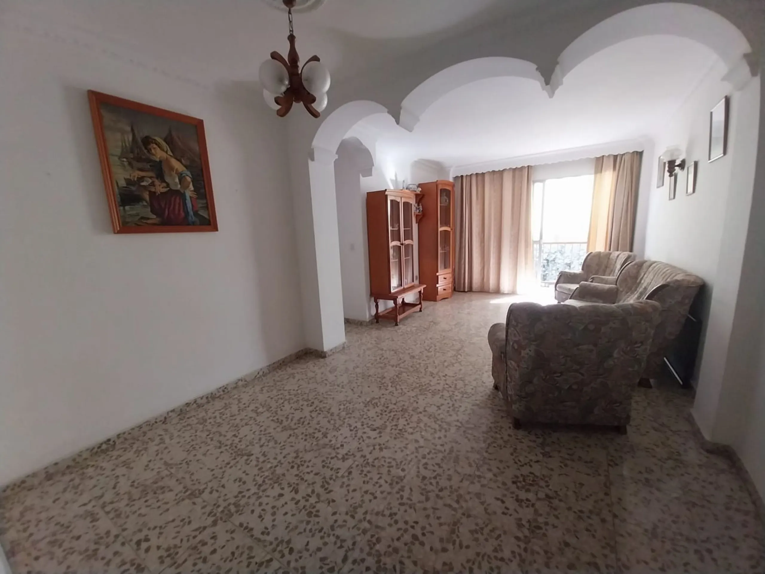 Spacious and Luminous 3-Bedroom Apartment in the Heart of Estepona's Centro – Exterior-Facing with Terrace, Elevator, and Prime Beach Proximity!