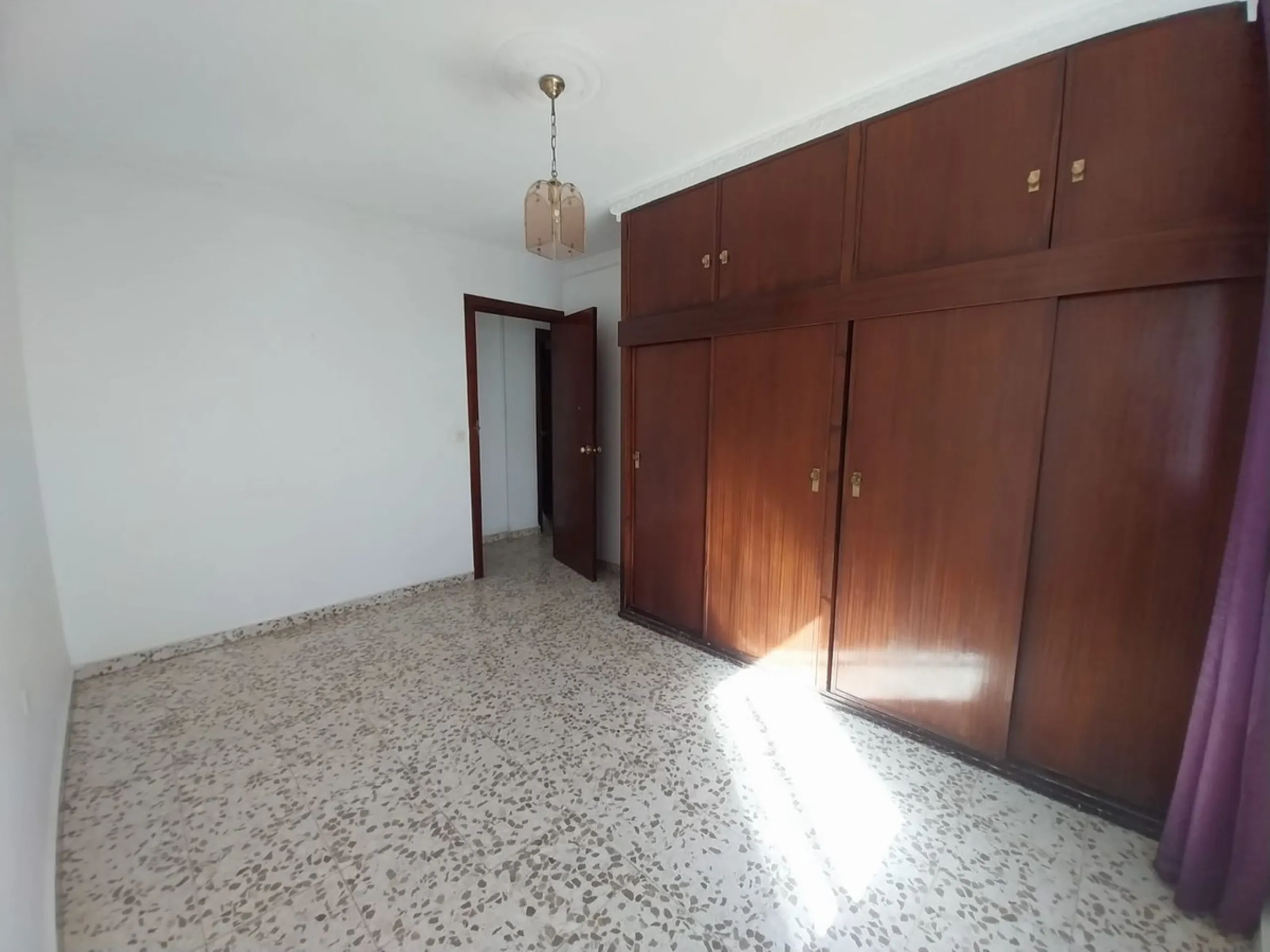 Spacious and Luminous 3-Bedroom Apartment in the Heart of Estepona's Centro – Exterior-Facing with Terrace, Elevator, and Prime Beach Proximity!