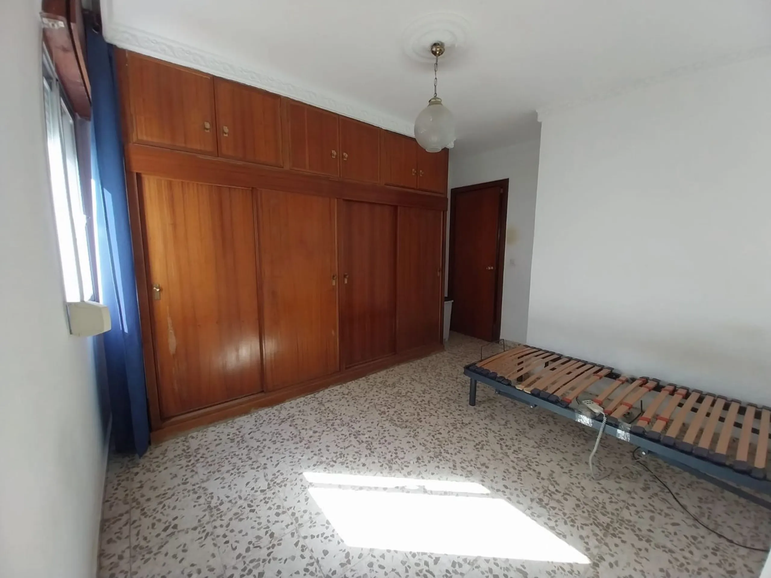 Spacious and Luminous 3-Bedroom Apartment in the Heart of Estepona's Centro – Exterior-Facing with Terrace, Elevator, and Prime Beach Proximity!