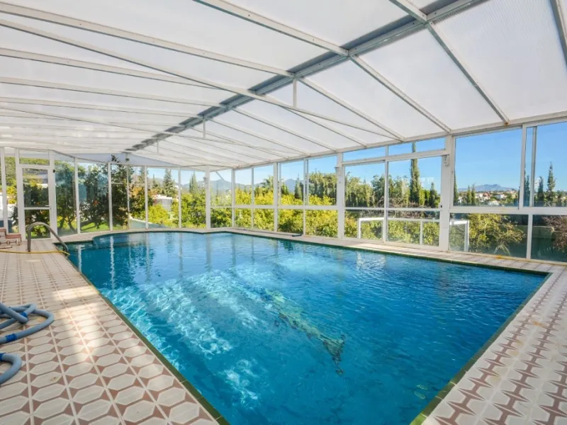 Wonderful Villa Estepona with self contained apartment, separate guest house, orchard, stables and beautiful sea views.
