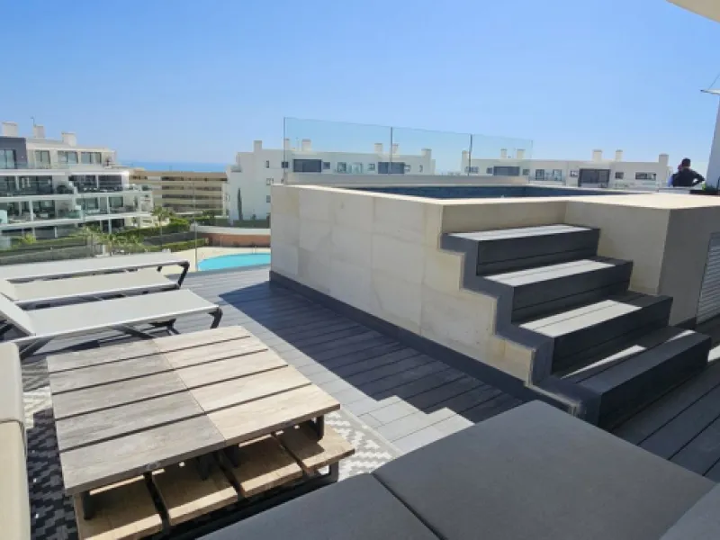 Penthouse for sale in Higueron West Phase III. With private pool.