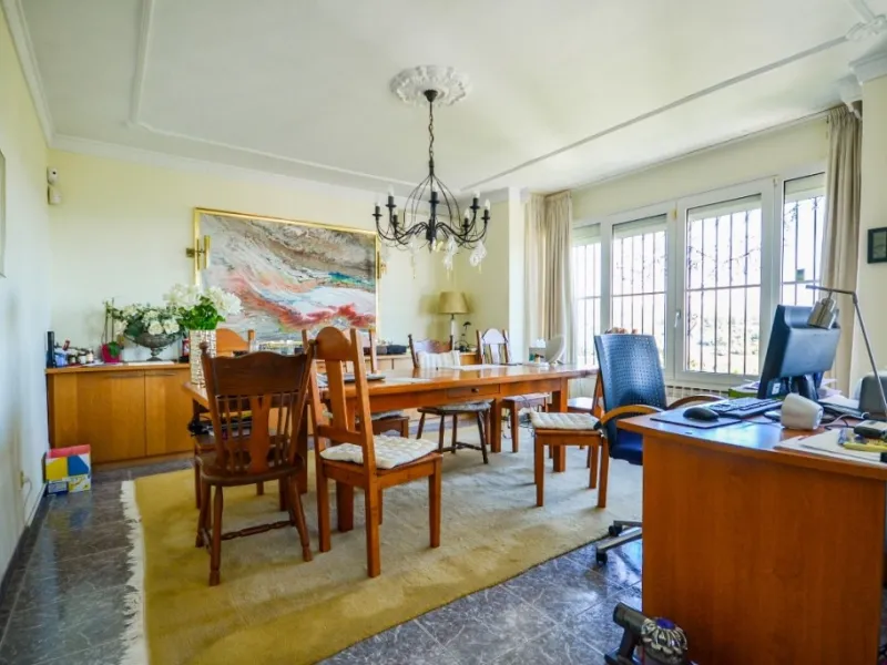 Wonderful Villa Estepona with self contained apartment, separate guest house, orchard, stables and beautiful sea views.
