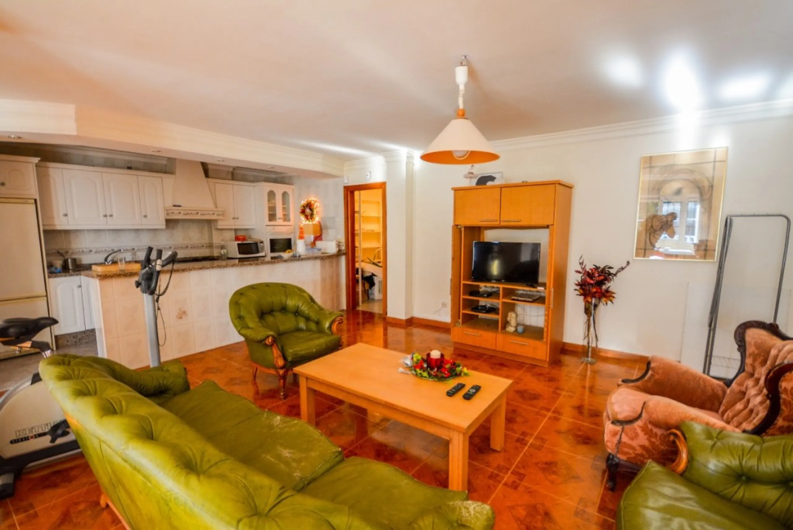 Wonderful Villa Estepona with self contained apartment, separate guest house, orchard, stables and beautiful sea views.