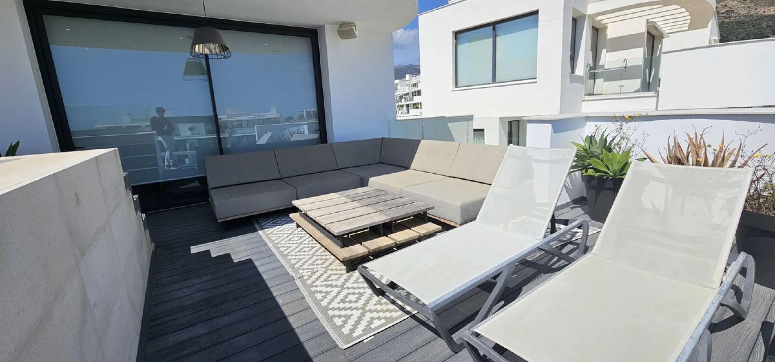 Penthouse for sale in Higueron West Phase III. With private pool.
