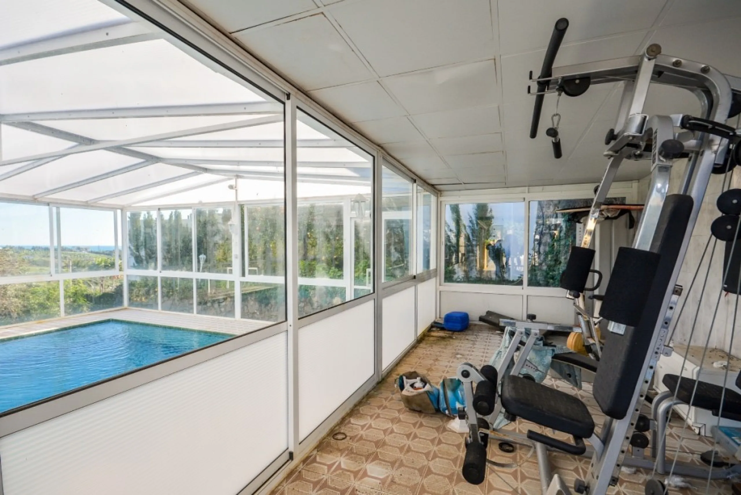 Wonderful Villa Estepona with self contained apartment, separate guest house, orchard, stables and beautiful sea views.
