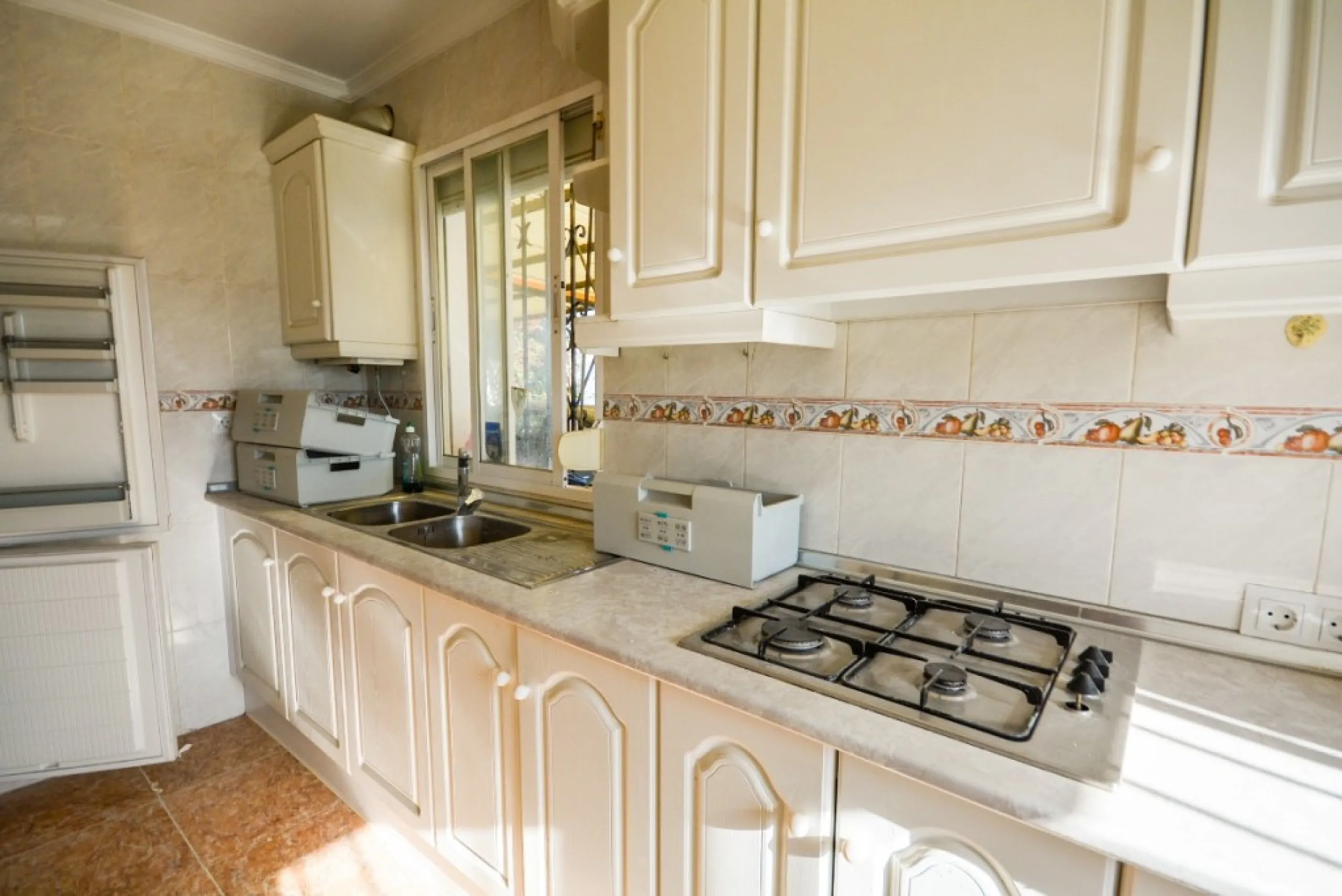 Wonderful Villa Estepona with self contained apartment, separate guest house, orchard, stables and beautiful sea views.