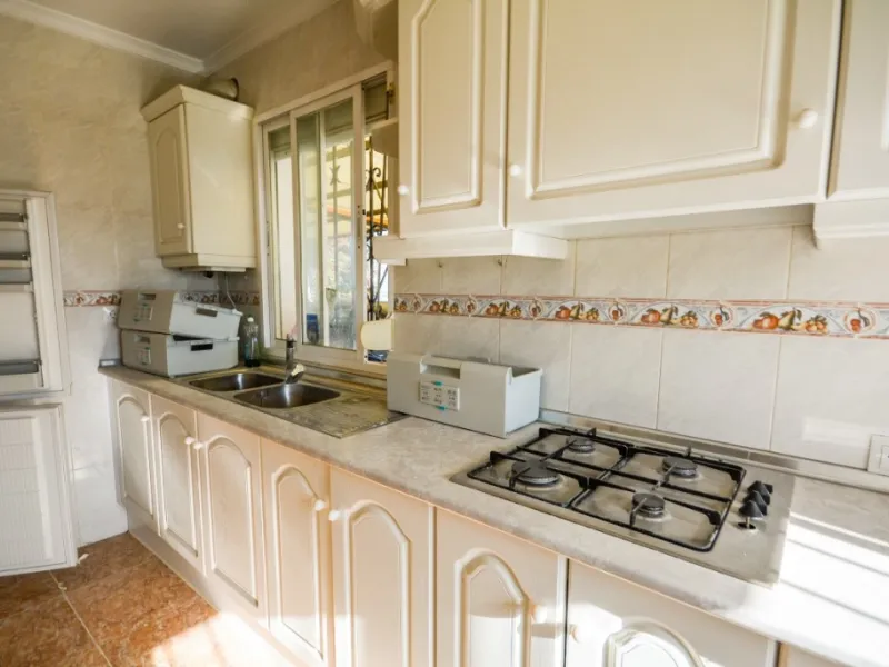 Wonderful Villa Estepona with self contained apartment, separate guest house, orchard, stables and beautiful sea views.