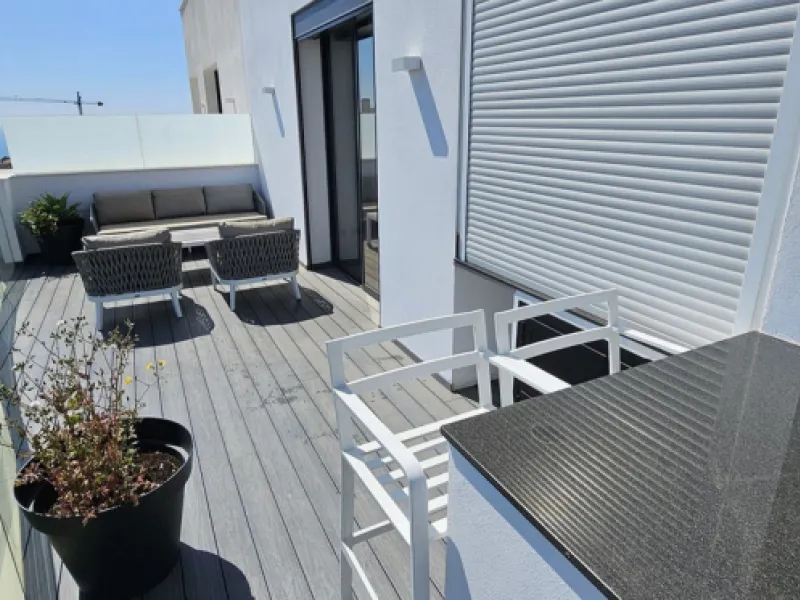 Penthouse for sale in Higueron West Phase III. With private pool.