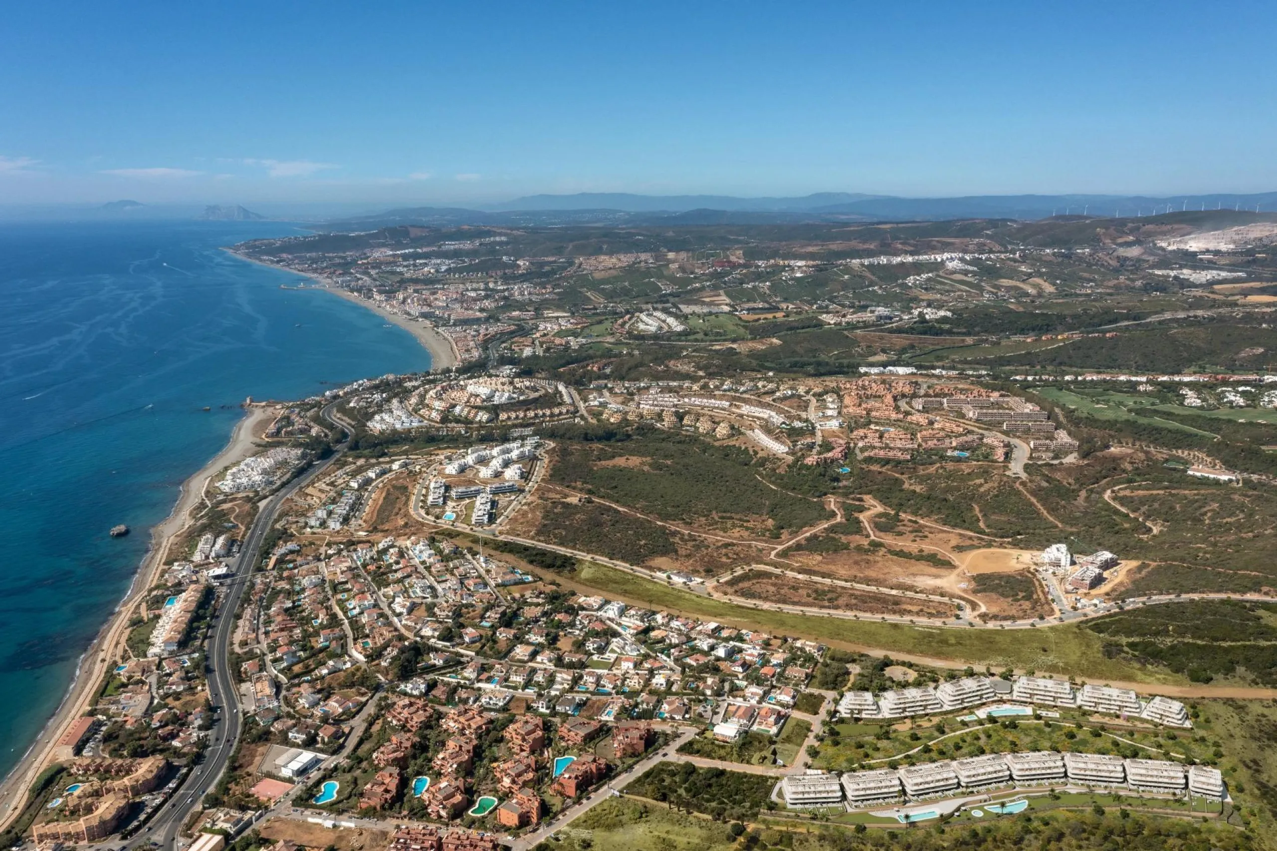 New Build Residential Complex near Estepona – Modern Living by the Sea& & Contemporary Apartments in a Privileged Natural Setting& Welcome to this exclusive new build residential complex in Buenas Noches, Estepona, perfectly located just 700 mete