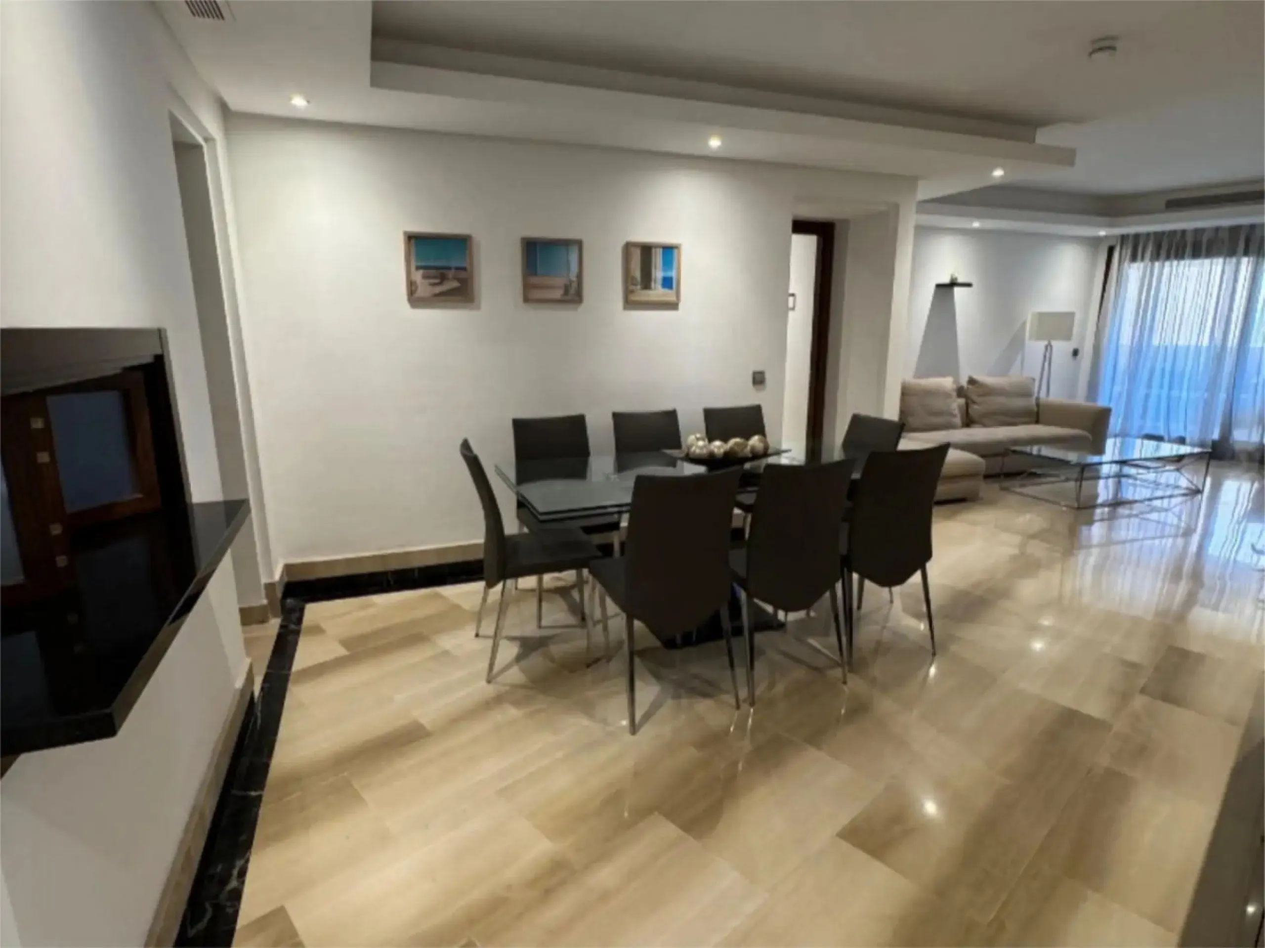 Apartment - Middle Floor Apartment в продаже в Estepona, Málaga. В доме 3 спален и 2 ванных комнат. Площадь дома 192 м²