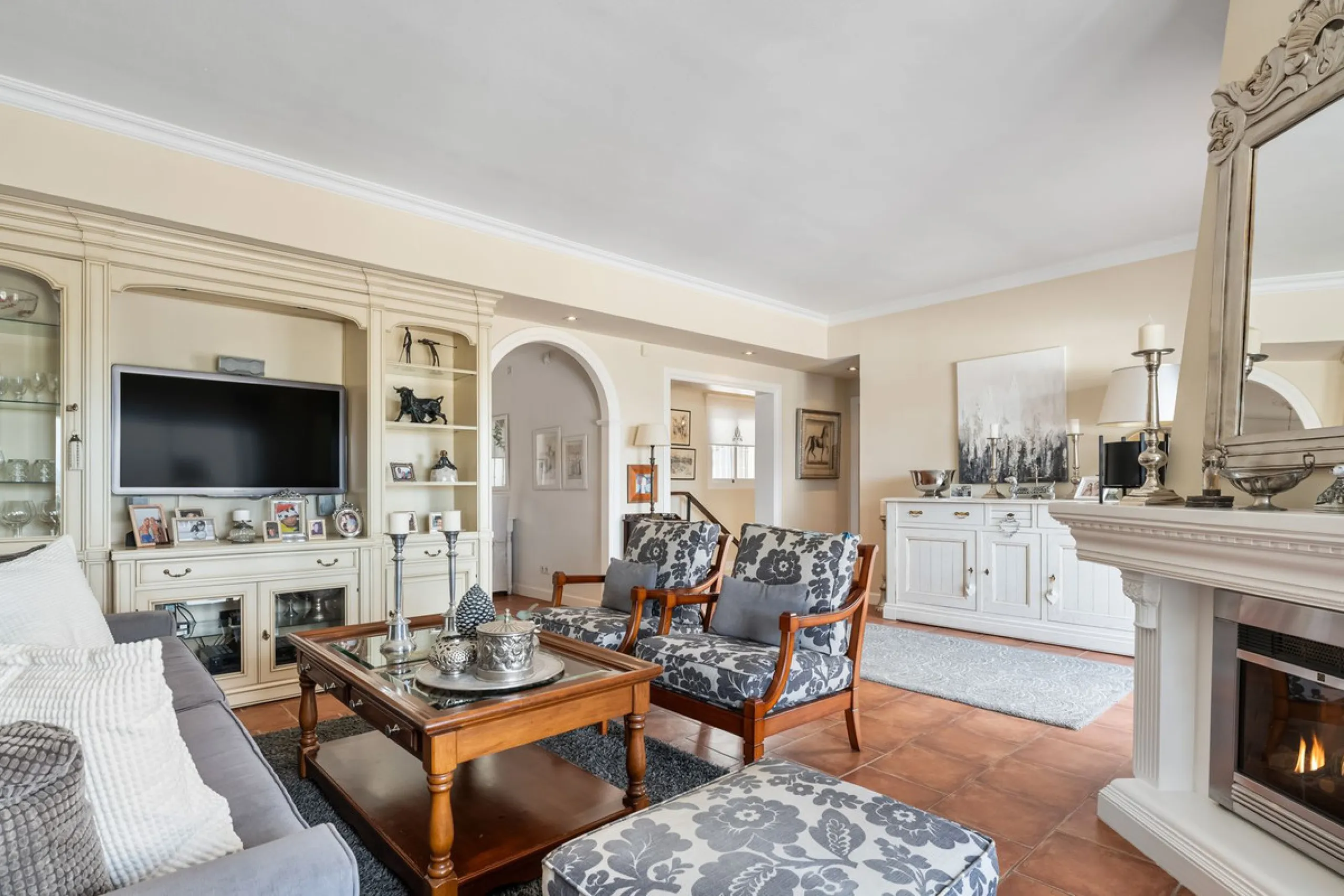 House - Townhouse в продаже в Marbella, Málaga. В доме 3 спален и 3 ванных комнат. Площадь дома 100 м²