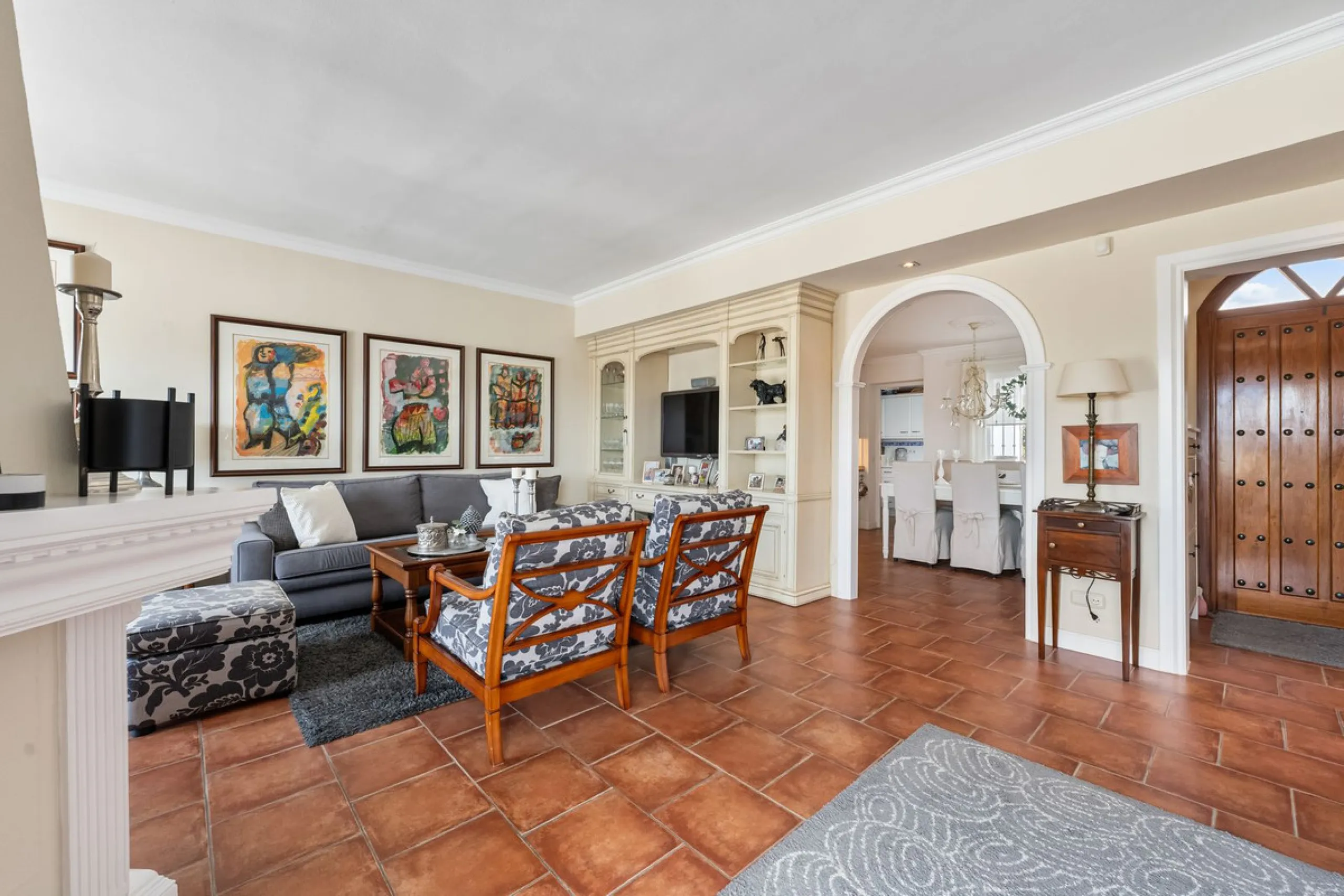 House - Townhouse в продаже в Marbella, Málaga. В доме 3 спален и 3 ванных комнат. Площадь дома 100 м²