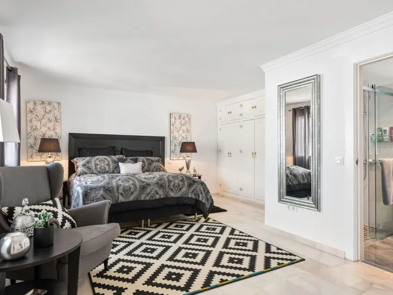 House - Townhouse в продаже в Marbella, Málaga. В доме 3 спален и 3 ванных комнат. Площадь дома 100 м²