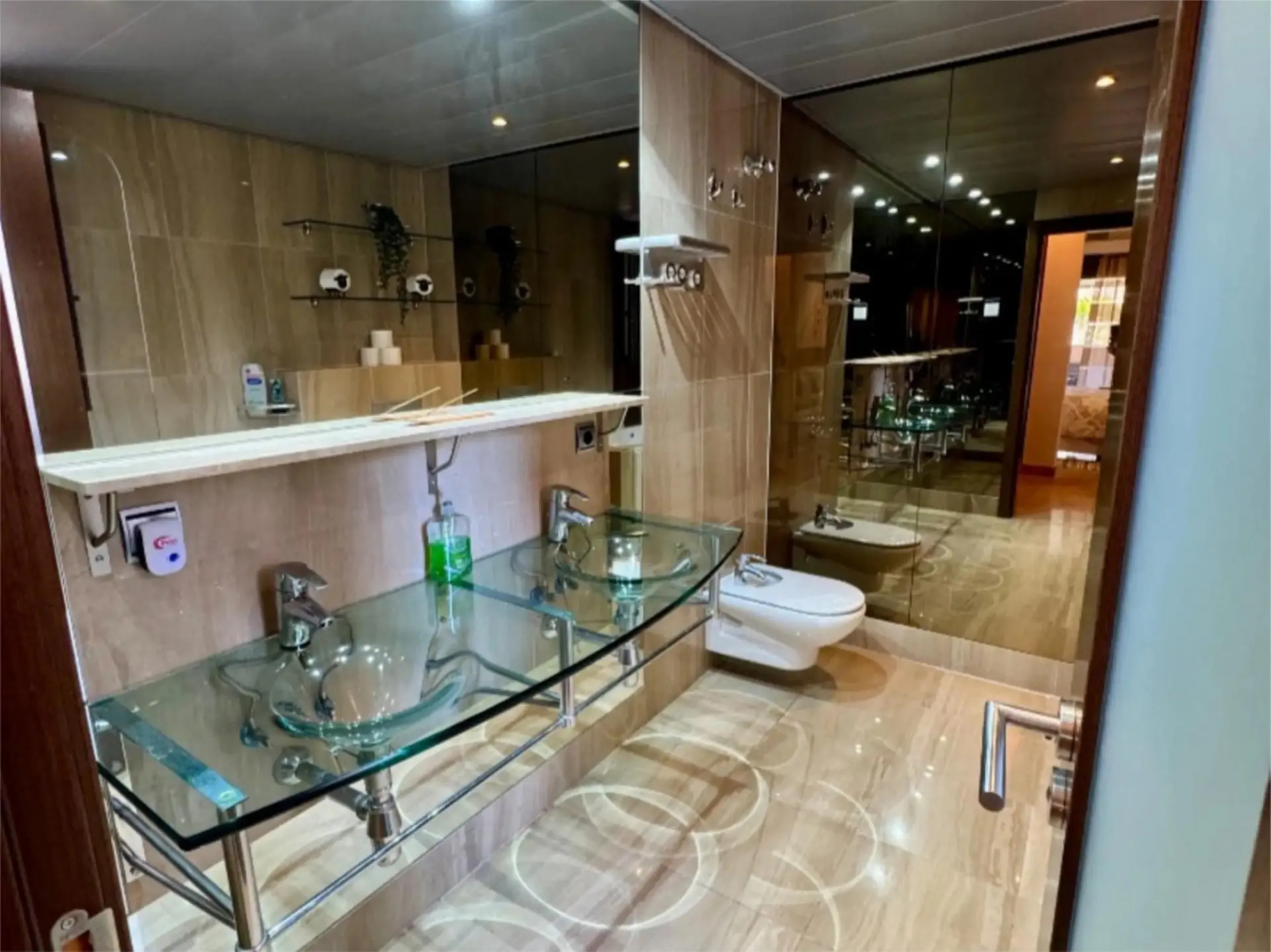 Apartment - Middle Floor Apartment в продаже в Estepona, Málaga. В доме 3 спален и 2 ванных комнат. Площадь дома 192 м²