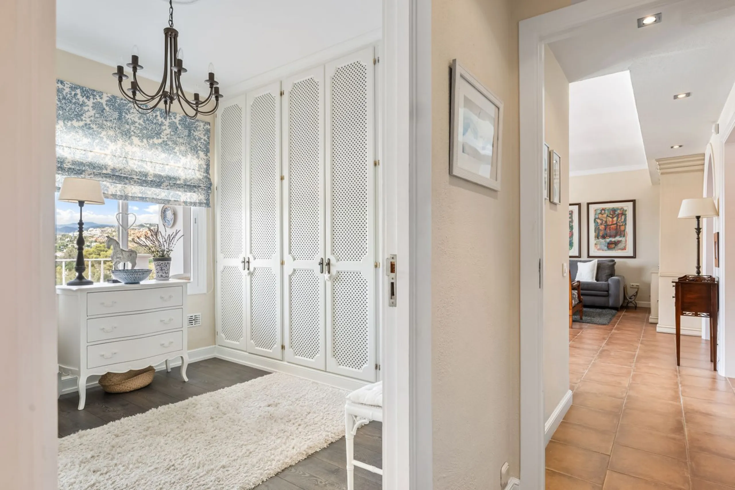 House - Townhouse в продаже в Marbella, Málaga. В доме 3 спален и 3 ванных комнат. Площадь дома 100 м²