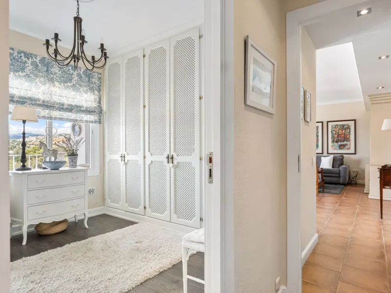 House - Townhouse в продаже в Marbella, Málaga. В доме 3 спален и 3 ванных комнат. Площадь дома 100 м²