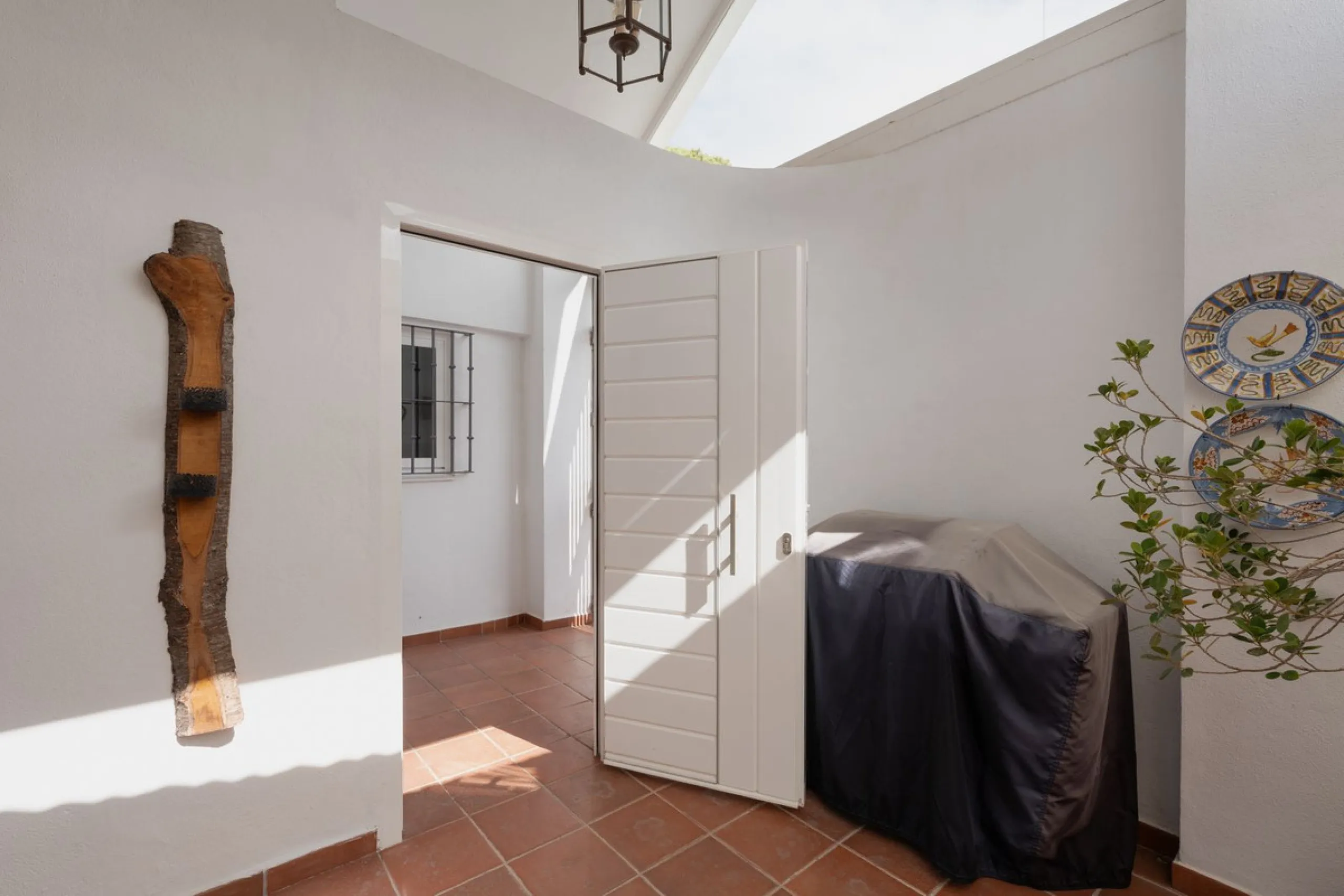 House - Townhouse в продаже в Marbella, Málaga. В доме 3 спален и 3 ванных комнат. Площадь дома 100 м²