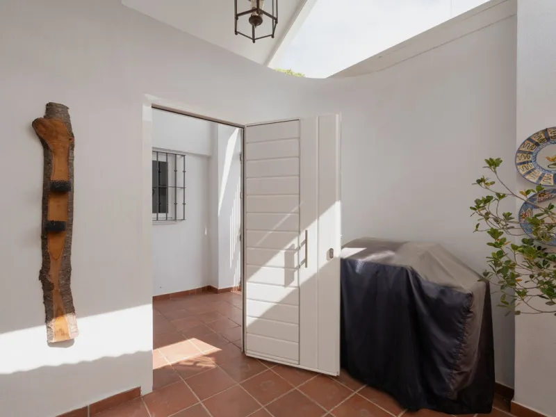 House - Townhouse в продаже в Marbella, Málaga. В доме 3 спален и 3 ванных комнат. Площадь дома 100 м²