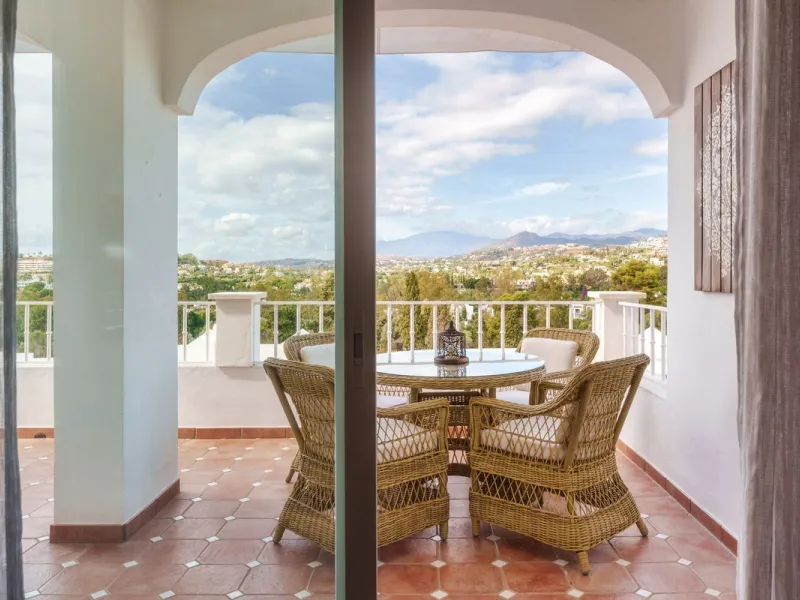 House - Townhouse в продаже в Marbella, Málaga. В доме 3 спален и 3 ванных комнат. Площадь дома 100 м²