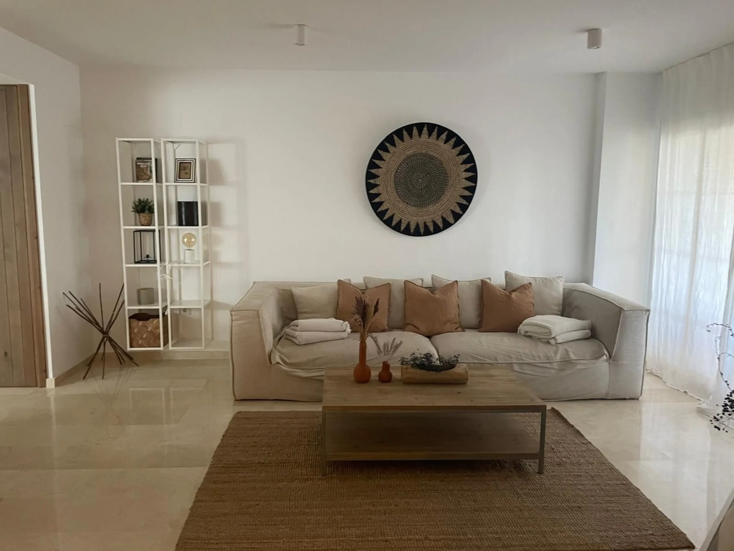 Apartment - Ground Floor Apartment в продаже в Marbella, Málaga. В доме 3 спален и 2 ванных комнат. Площадь дома 92 м²
