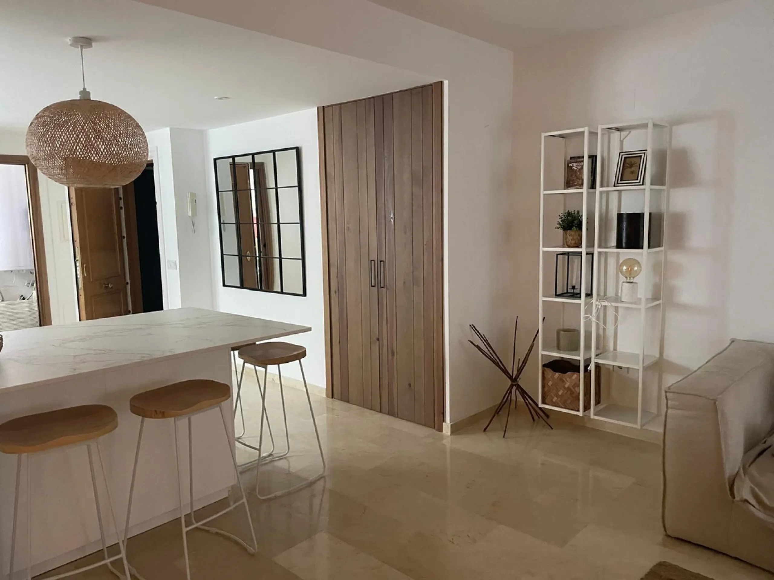 Apartment - Ground Floor Apartment в продаже в Marbella, Málaga. В доме 3 спален и 2 ванных комнат. Площадь дома 92 м²
