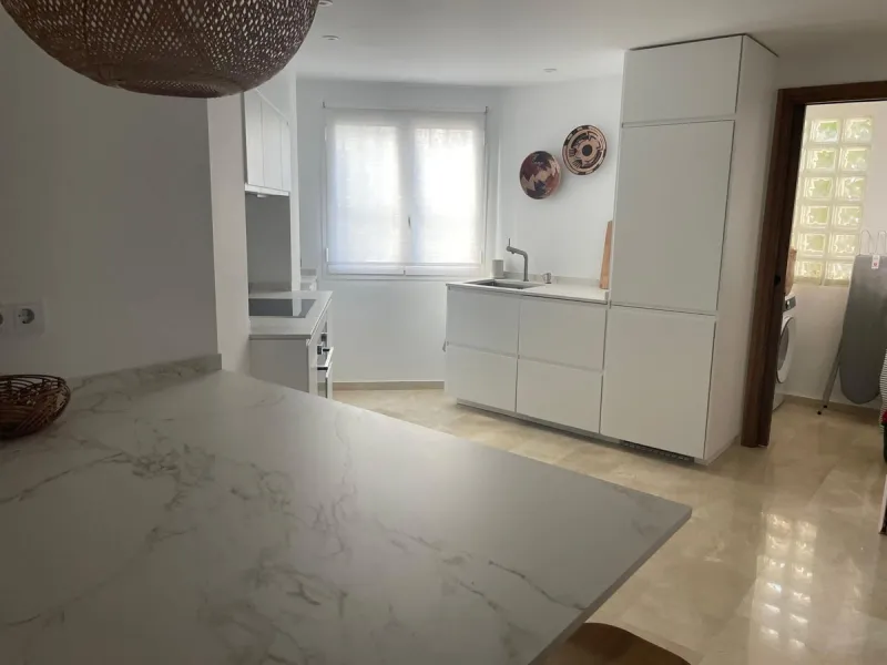 Apartment - Ground Floor Apartment в продаже в Marbella, Málaga. В доме 3 спален и 2 ванных комнат. Площадь дома 92 м²