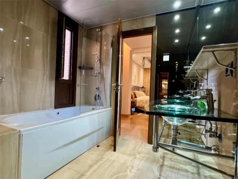 Apartment - Middle Floor Apartment в продаже в Estepona, Málaga. В доме 3 спален и 2 ванных комнат. Площадь дома 192 м²
