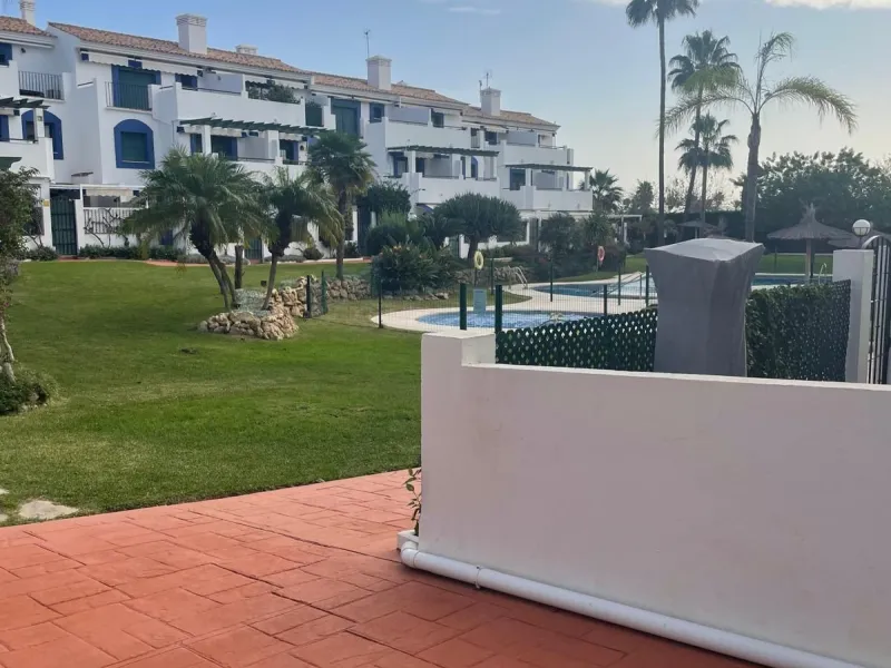 Apartment - Ground Floor Apartment в продаже в Marbella, Málaga. В доме 3 спален и 2 ванных комнат. Площадь дома 92 м²