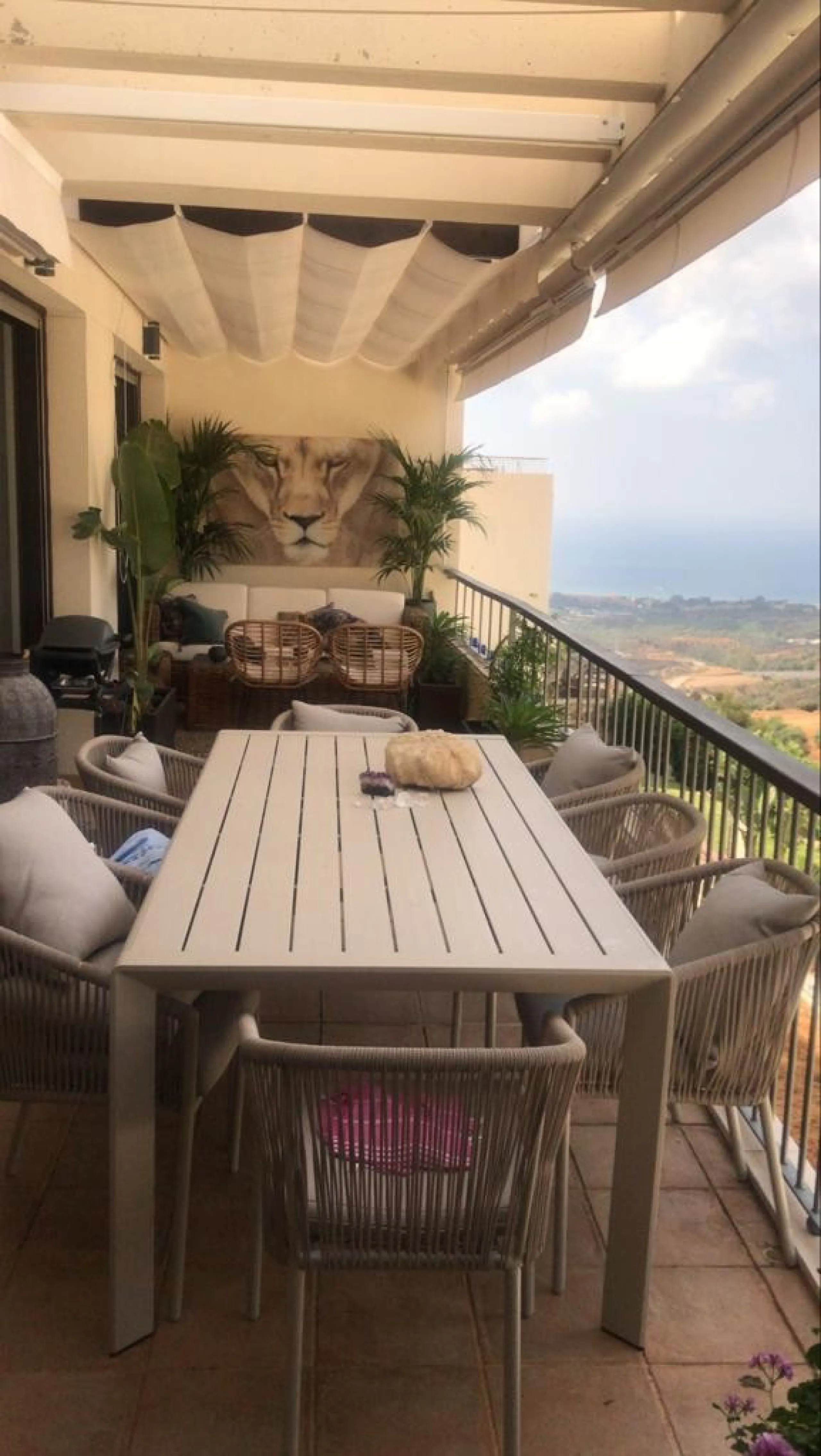 Apartment - Middle Floor Apartment в продаже в Marbella, Málaga. В доме 3 спален и 3 ванных комнат. Площадь дома 176 м²