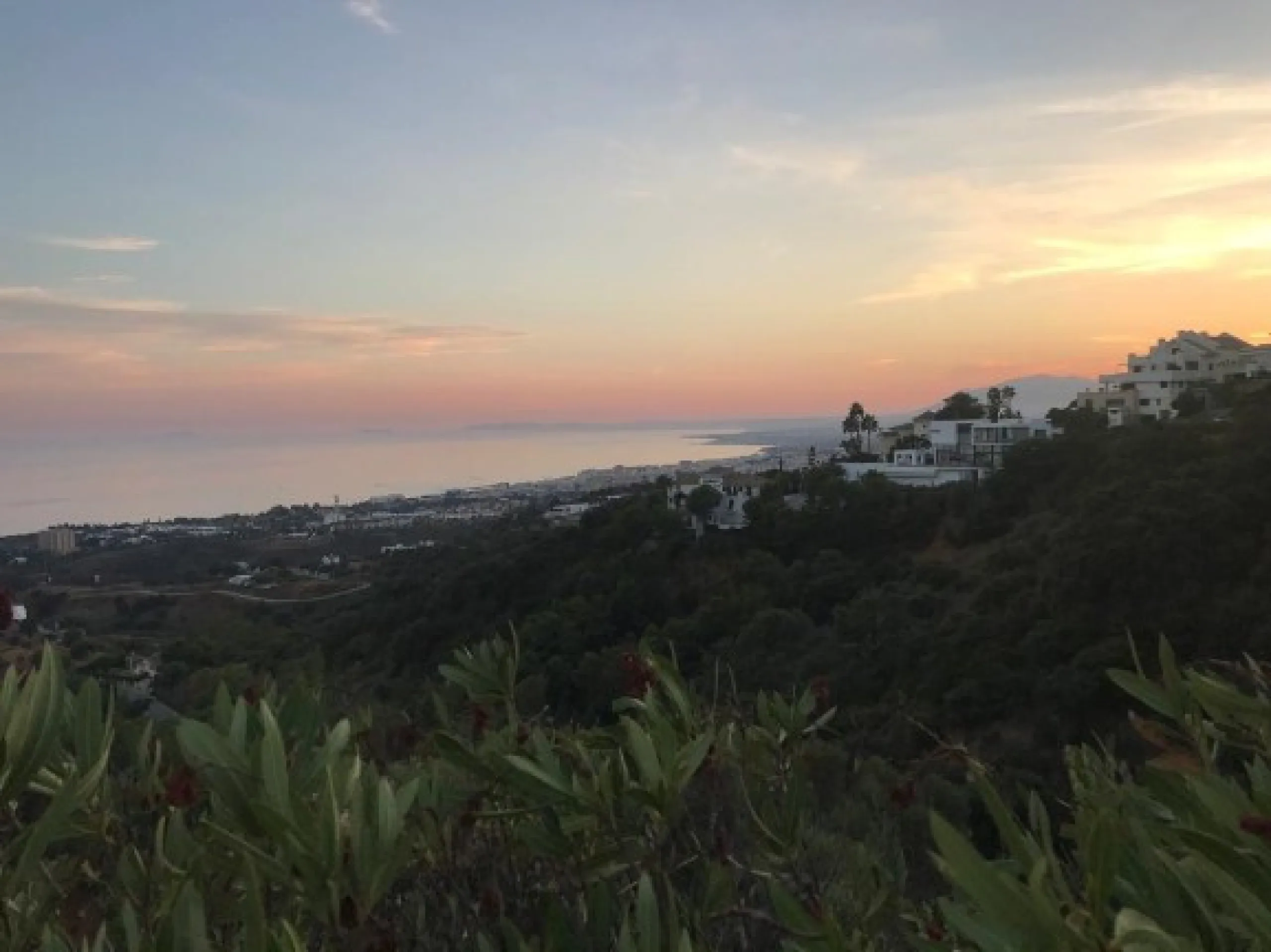 Apartment - Middle Floor Apartment в продаже в Marbella, Málaga. В доме 3 спален и 3 ванных комнат. Площадь дома 176 м²