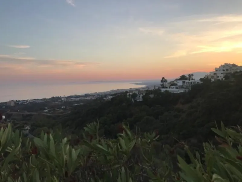 Apartment - Middle Floor Apartment в продаже в Marbella, Málaga. В доме 3 спален и 3 ванных комнат. Площадь дома 176 м²