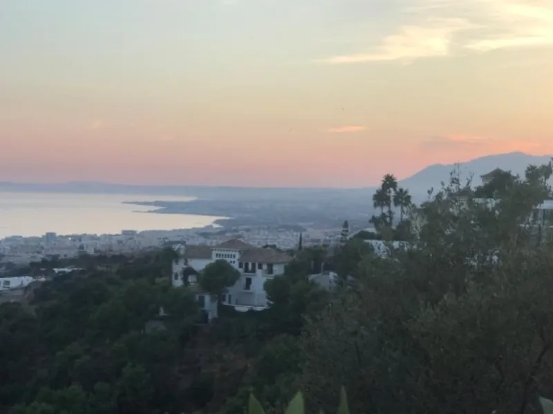 Apartment - Middle Floor Apartment в продаже в Marbella, Málaga. В доме 3 спален и 3 ванных комнат. Площадь дома 176 м²