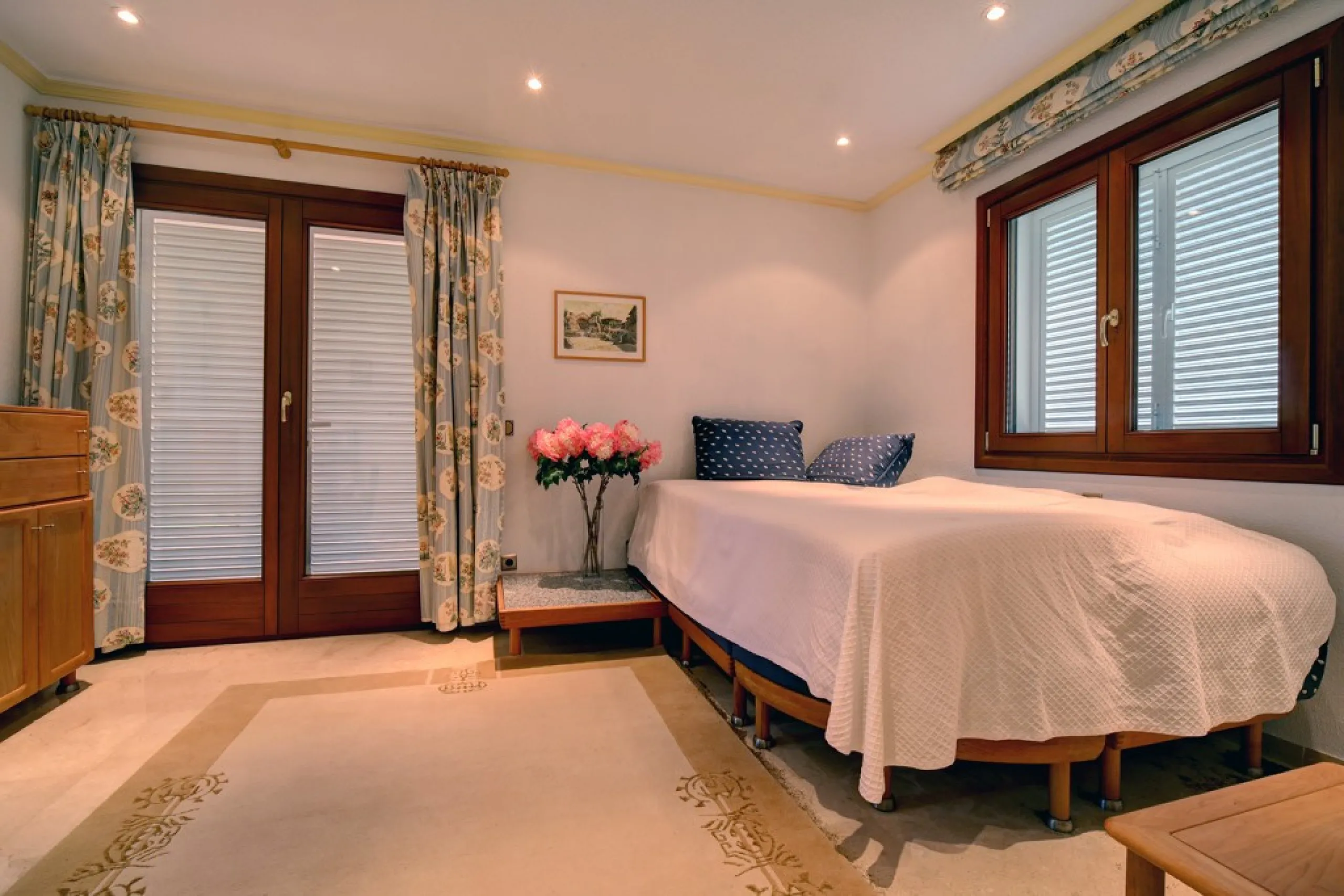 House - Detached Villa в продаже в Estepona, Málaga. В доме 5 спален и 4 ванных комнат. Площадь дома 698 м². Площадь участка 1200 м²