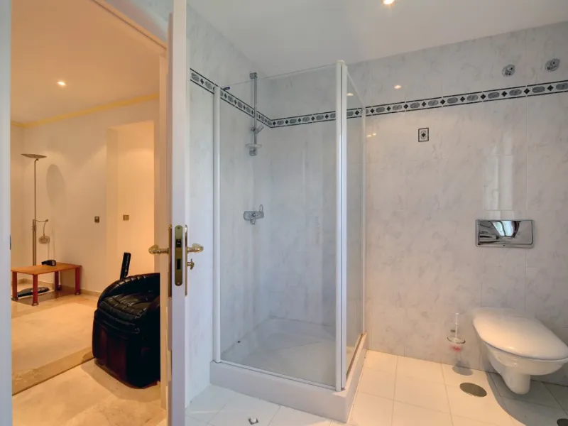House - Detached Villa в продаже в Estepona, Málaga. В доме 5 спален и 4 ванных комнат. Площадь дома 698 м². Площадь участка 1200 м²