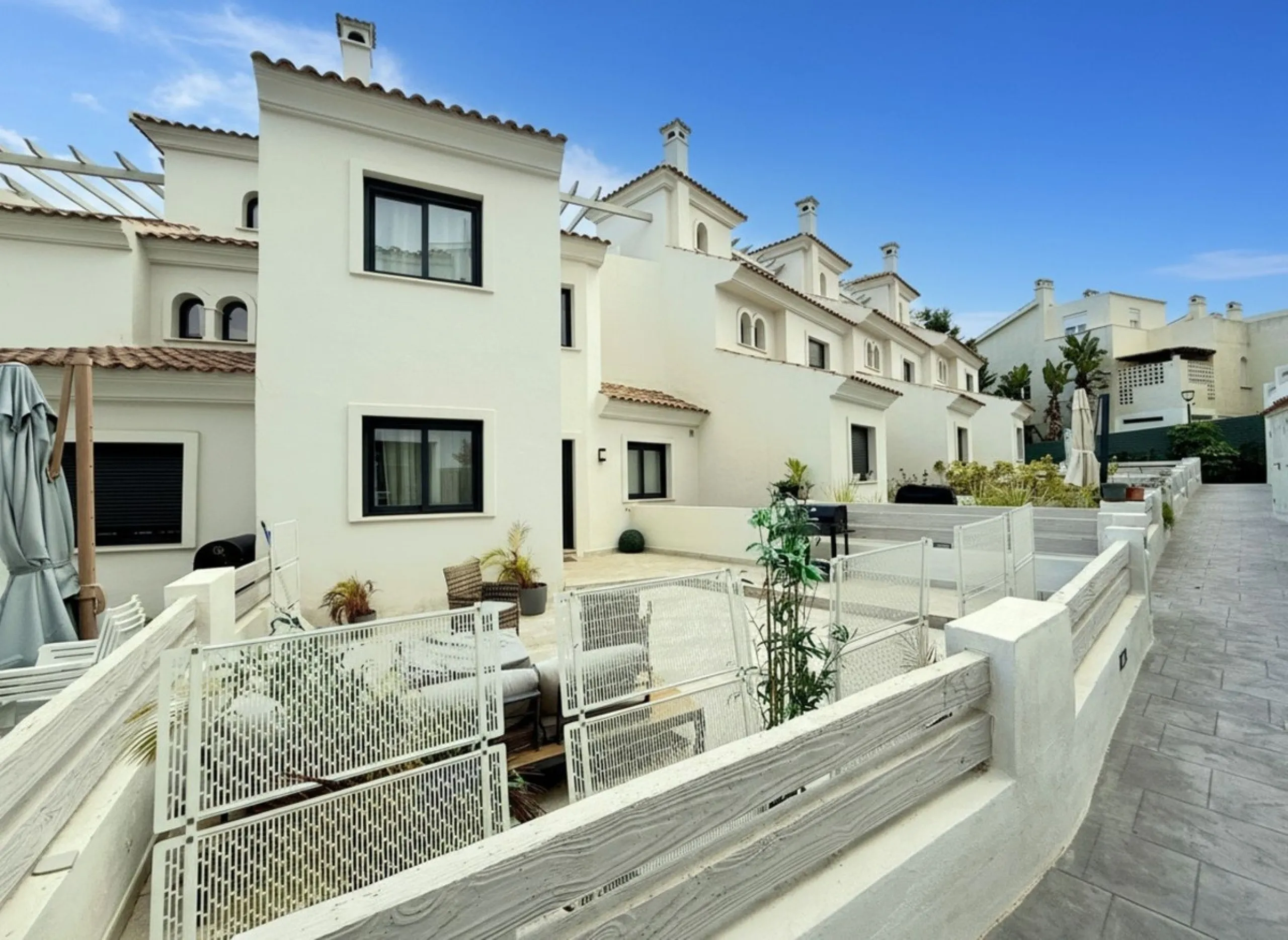 INVESTMENT PROPERTY GENERATING A YIELD OF NEARLY 6% GROSS PER ANNUM. THIS PROPERTY IS NOT VACANT IT HAS A PAYING TENANT ON A LONG TERM RENTAL CONTRACT FROM FEB 2026.