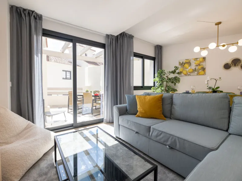 INVESTMENT PROPERTY GENERATING A YIELD OF NEARLY 6% GROSS PER ANNUM. THIS PROPERTY IS NOT VACANT IT HAS A PAYING TENANT ON A LONG TERM RENTAL CONTRACT FROM FEB 2026.