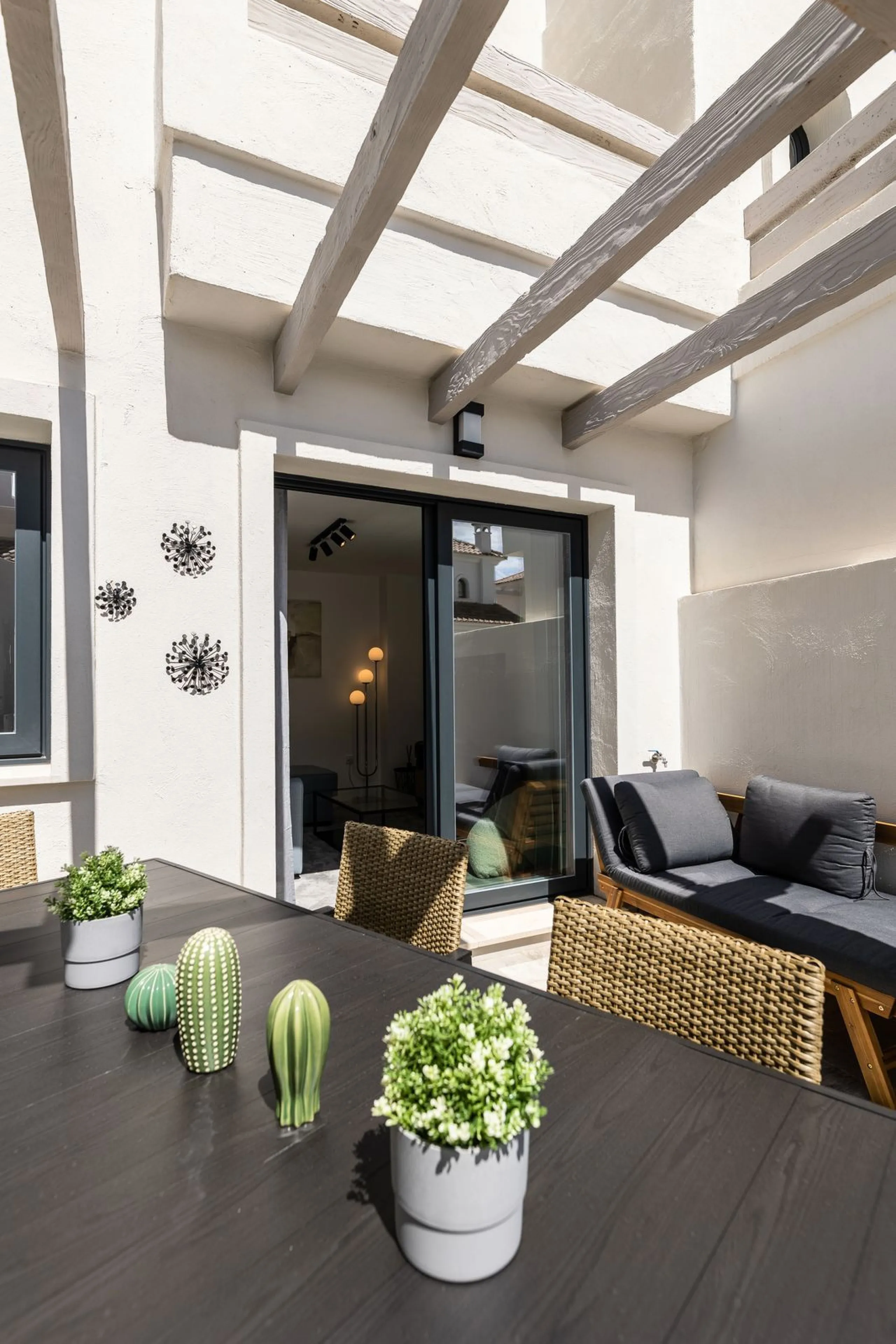 INVESTMENT PROPERTY GENERATING A YIELD OF NEARLY 6% GROSS PER ANNUM. THIS PROPERTY IS NOT VACANT IT HAS A PAYING TENANT ON A LONG TERM RENTAL CONTRACT FROM FEB 2026.