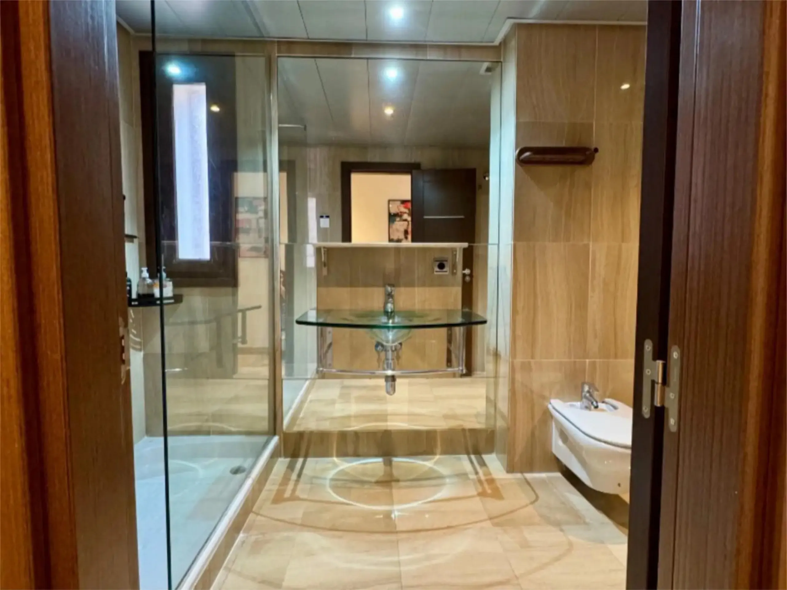 Apartment - Middle Floor Apartment в продаже в Estepona, Málaga. В доме 3 спален и 2 ванных комнат. Площадь дома 192 м²