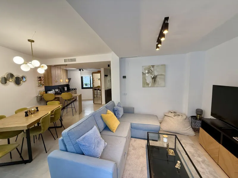 INVESTMENT PROPERTY GENERATING A YIELD OF NEARLY 6% GROSS PER ANNUM. THIS PROPERTY IS NOT VACANT IT HAS A PAYING TENANT ON A LONG TERM RENTAL CONTRACT FROM FEB 2026.