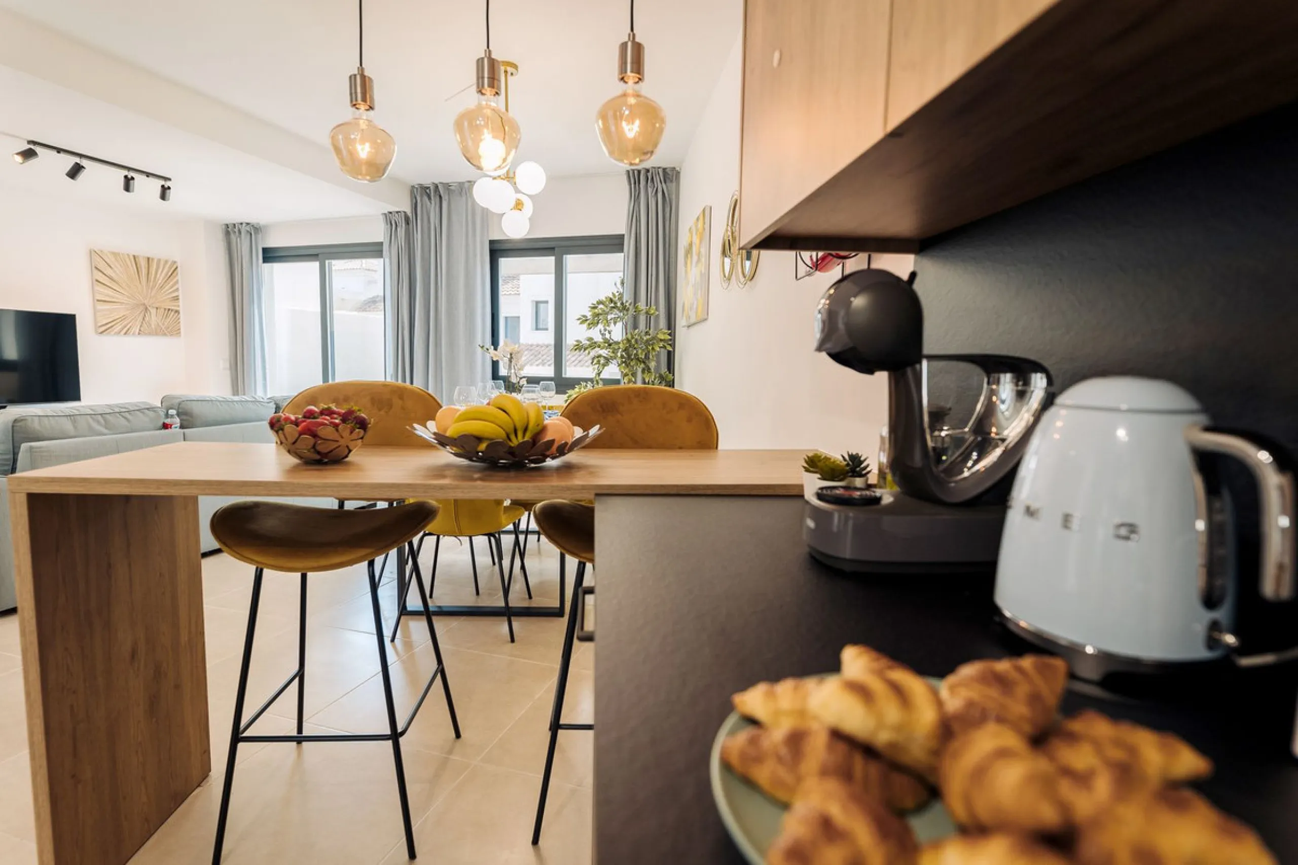 INVESTMENT PROPERTY GENERATING A YIELD OF NEARLY 6% GROSS PER ANNUM. THIS PROPERTY IS NOT VACANT IT HAS A PAYING TENANT ON A LONG TERM RENTAL CONTRACT FROM FEB 2026.