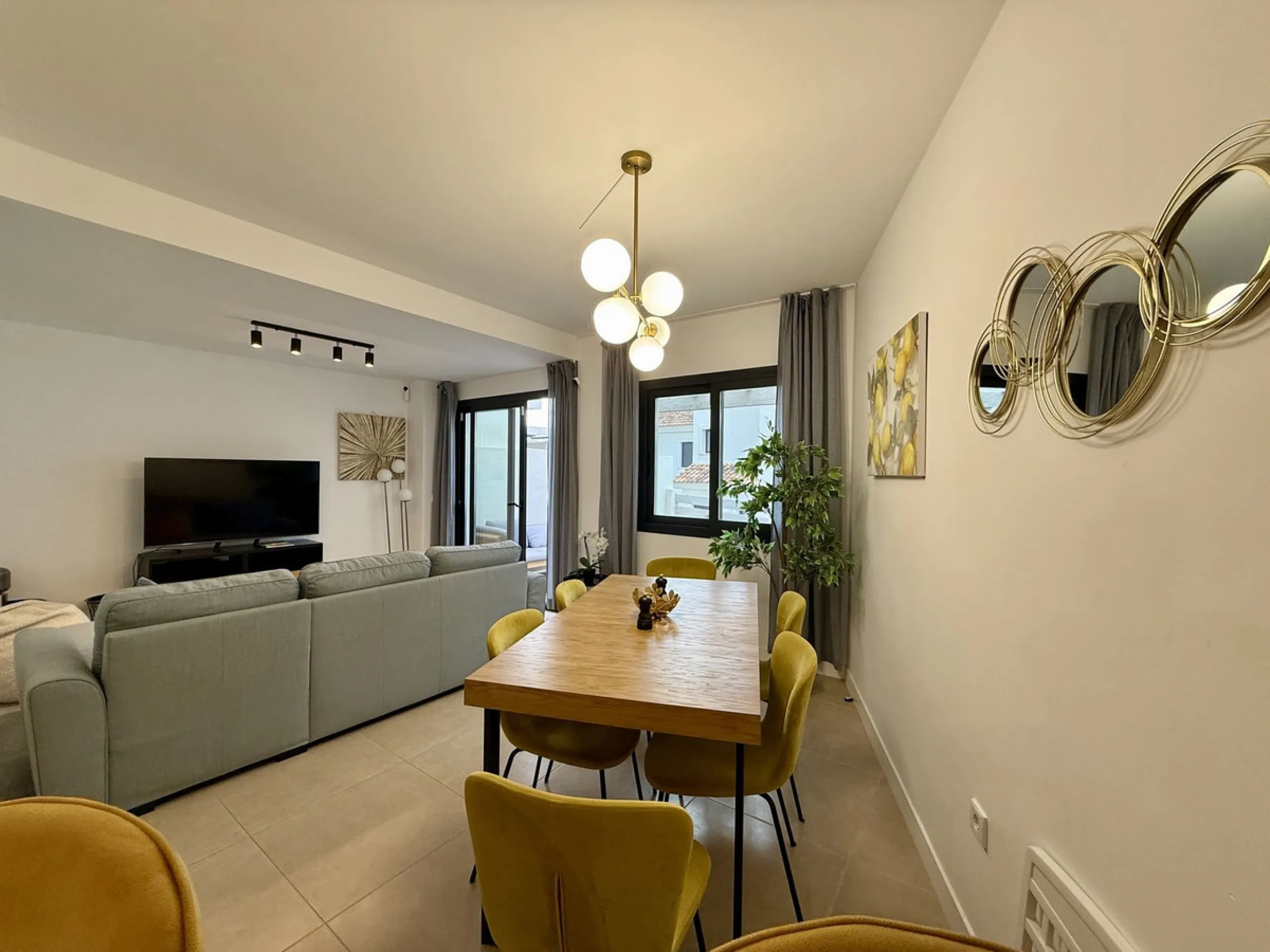 INVESTMENT PROPERTY GENERATING A YIELD OF NEARLY 6% GROSS PER ANNUM. THIS PROPERTY IS NOT VACANT IT HAS A PAYING TENANT ON A LONG TERM RENTAL CONTRACT FROM FEB 2026.