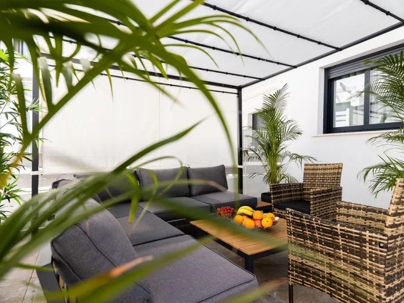 INVESTMENT PROPERTY GENERATING A YIELD OF NEARLY 6% GROSS PER ANNUM. THIS PROPERTY IS NOT VACANT IT HAS A PAYING TENANT ON A LONG TERM RENTAL CONTRACT FROM FEB 2026.