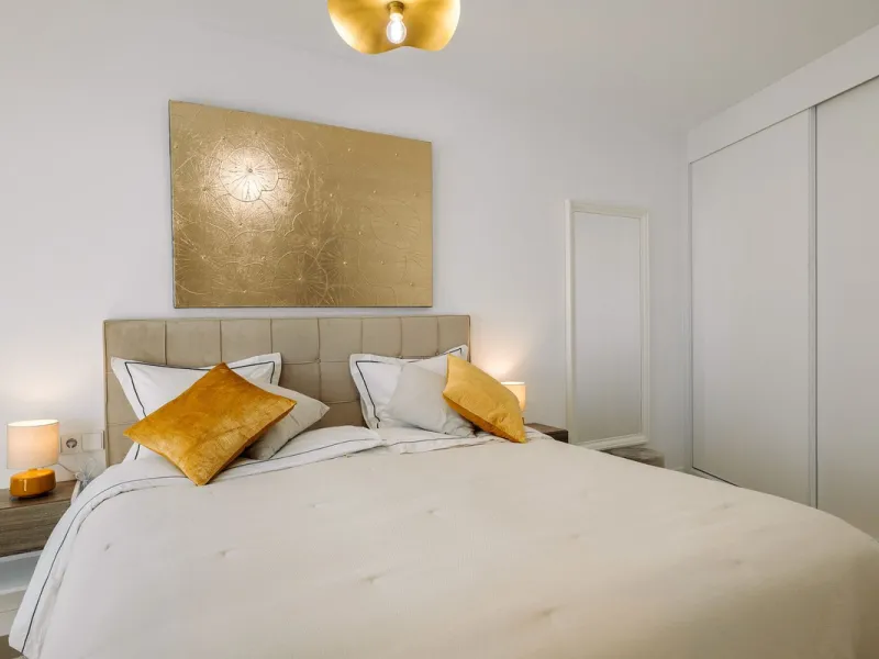 INVESTMENT PROPERTY GENERATING A YIELD OF NEARLY 6% GROSS PER ANNUM. THIS PROPERTY IS NOT VACANT IT HAS A PAYING TENANT ON A LONG TERM RENTAL CONTRACT FROM FEB 2026.