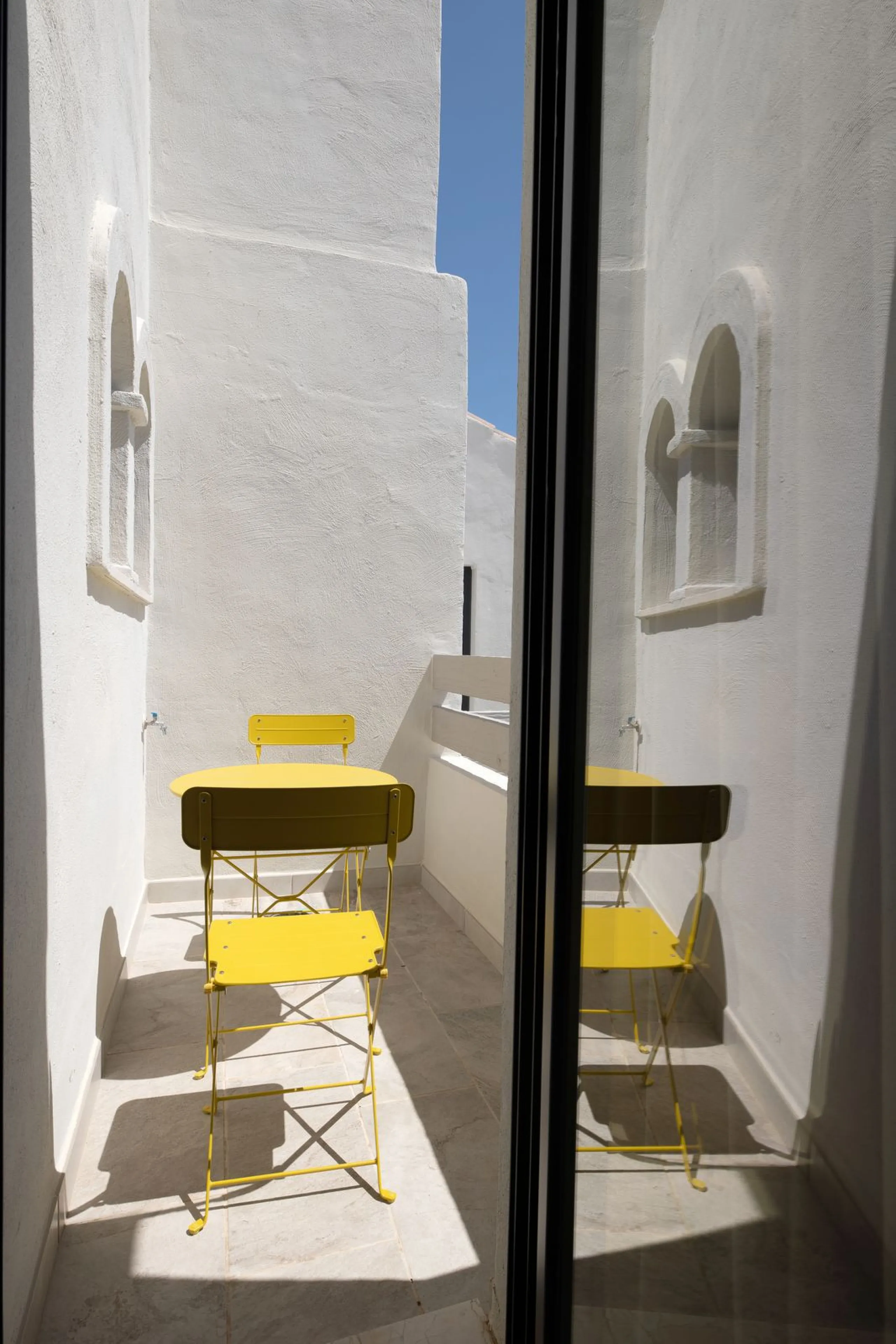 INVESTMENT PROPERTY GENERATING A YIELD OF NEARLY 6% GROSS PER ANNUM. THIS PROPERTY IS NOT VACANT IT HAS A PAYING TENANT ON A LONG TERM RENTAL CONTRACT FROM FEB 2026.