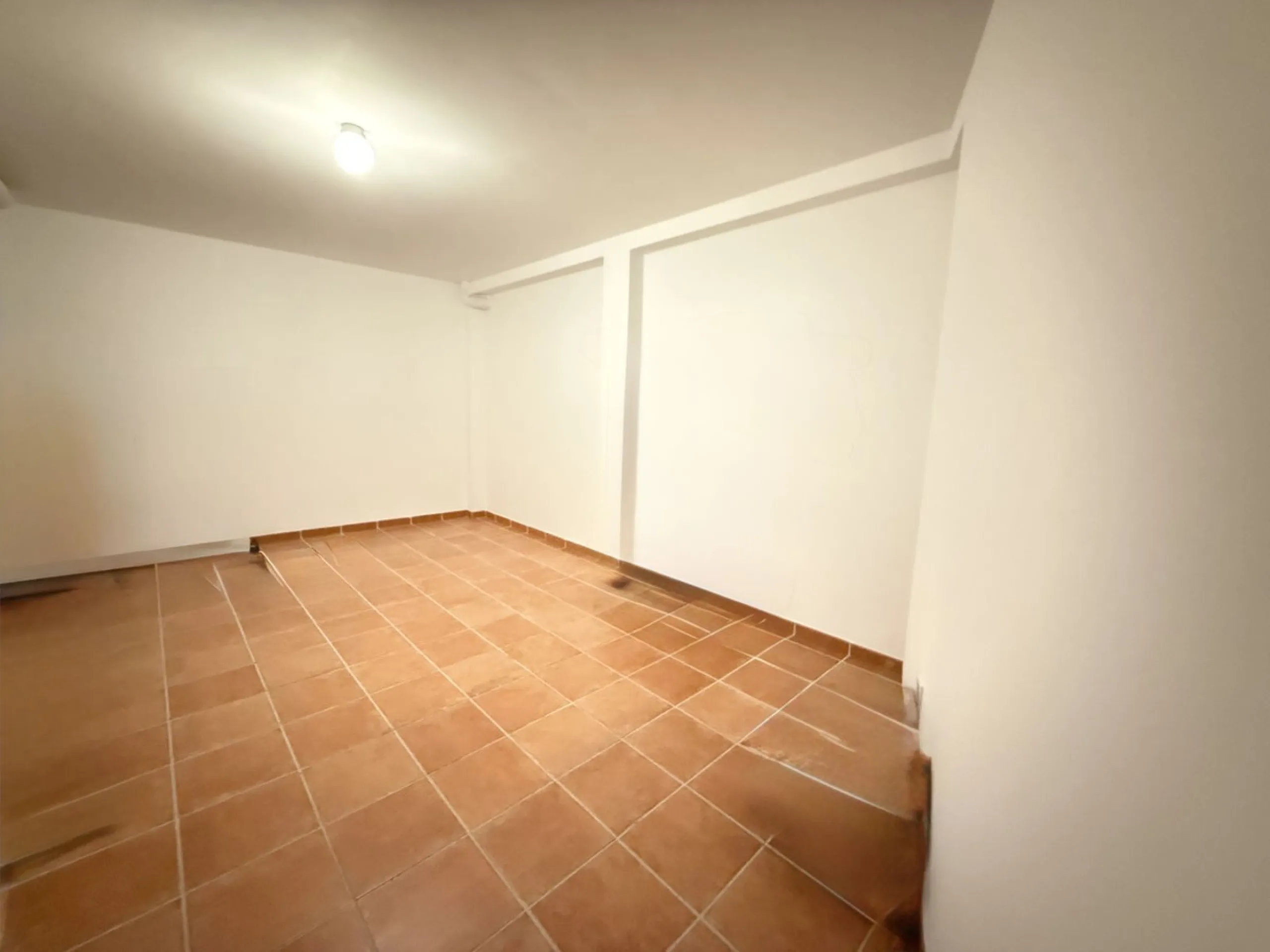 INVESTMENT PROPERTY GENERATING A YIELD OF NEARLY 6% GROSS PER ANNUM. THIS PROPERTY IS NOT VACANT IT HAS A PAYING TENANT ON A LONG TERM RENTAL CONTRACT FROM FEB 2026.