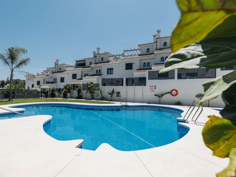 INVESTMENT PROPERTY GENERATING A YIELD OF NEARLY 6% GROSS PER ANNUM. THIS PROPERTY IS NOT VACANT IT HAS A PAYING TENANT ON A LONG TERM RENTAL CONTRACT FROM FEB 2026.
