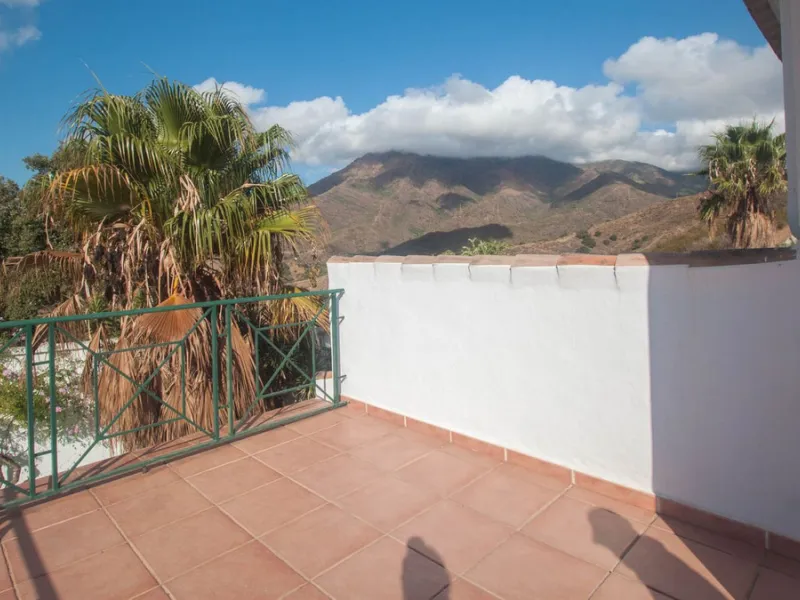 Charming Country Estate with Sea Views for Sale in Los Reales, Estepona – Costa del Sol