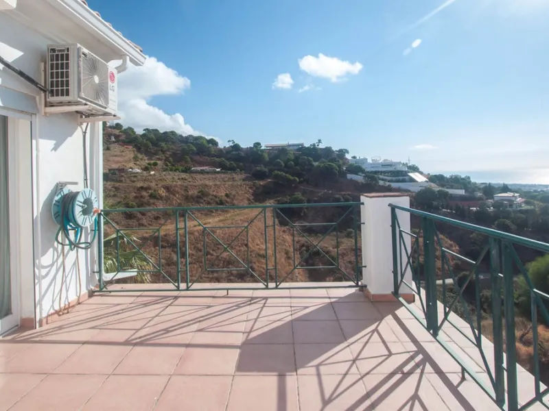 Charming Country Estate with Sea Views for Sale in Los Reales, Estepona – Costa del Sol